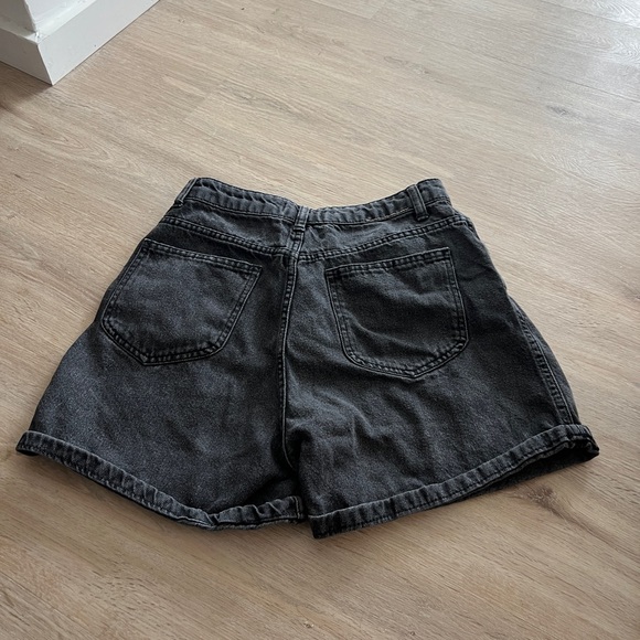 AS IS Zara mom-style stiff denim shorts in washed black, SZ likely 2 - Picture 7 of 9